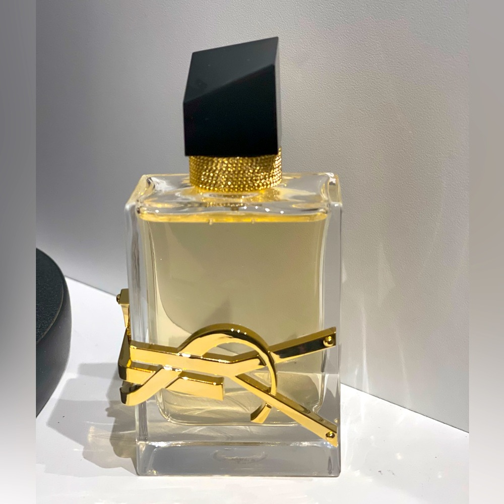 Libre Yves Saint Laurent
